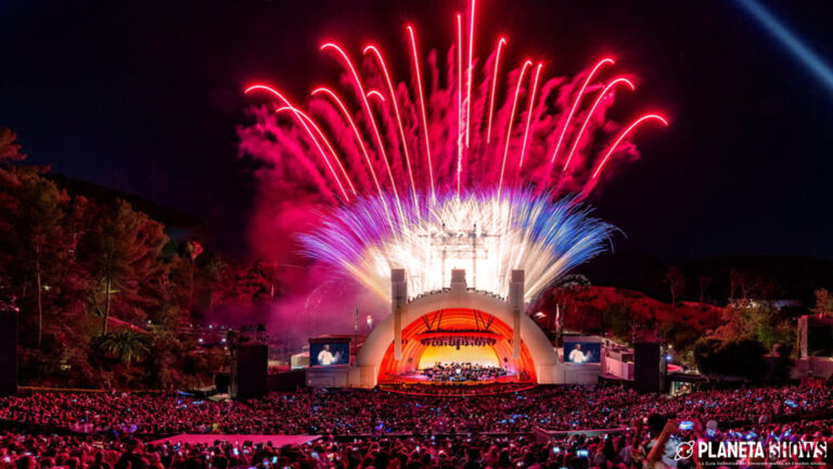 Hollywood Bowl con fuegos artificiales