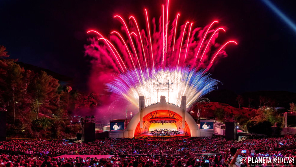 Hollywood Bowl con fuegos artificiales